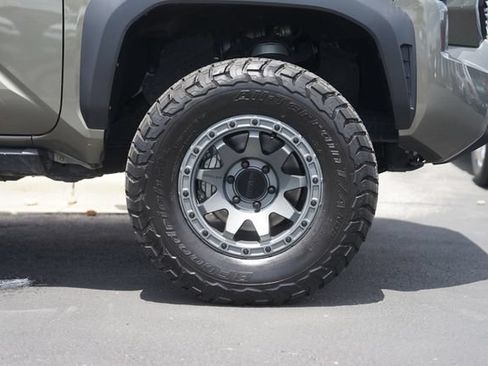 Used 2024 Toyota Tacoma TRD Off-Road AWD/4WD image 4