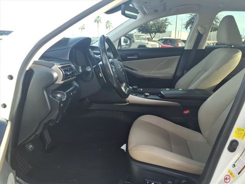 Used 2017 Lexus IS 200t image 19