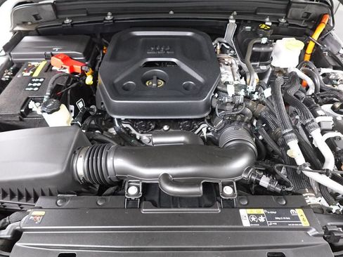 Used 2023 Jeep Wrangler Unlimited Sahara AWD/4WD image 36