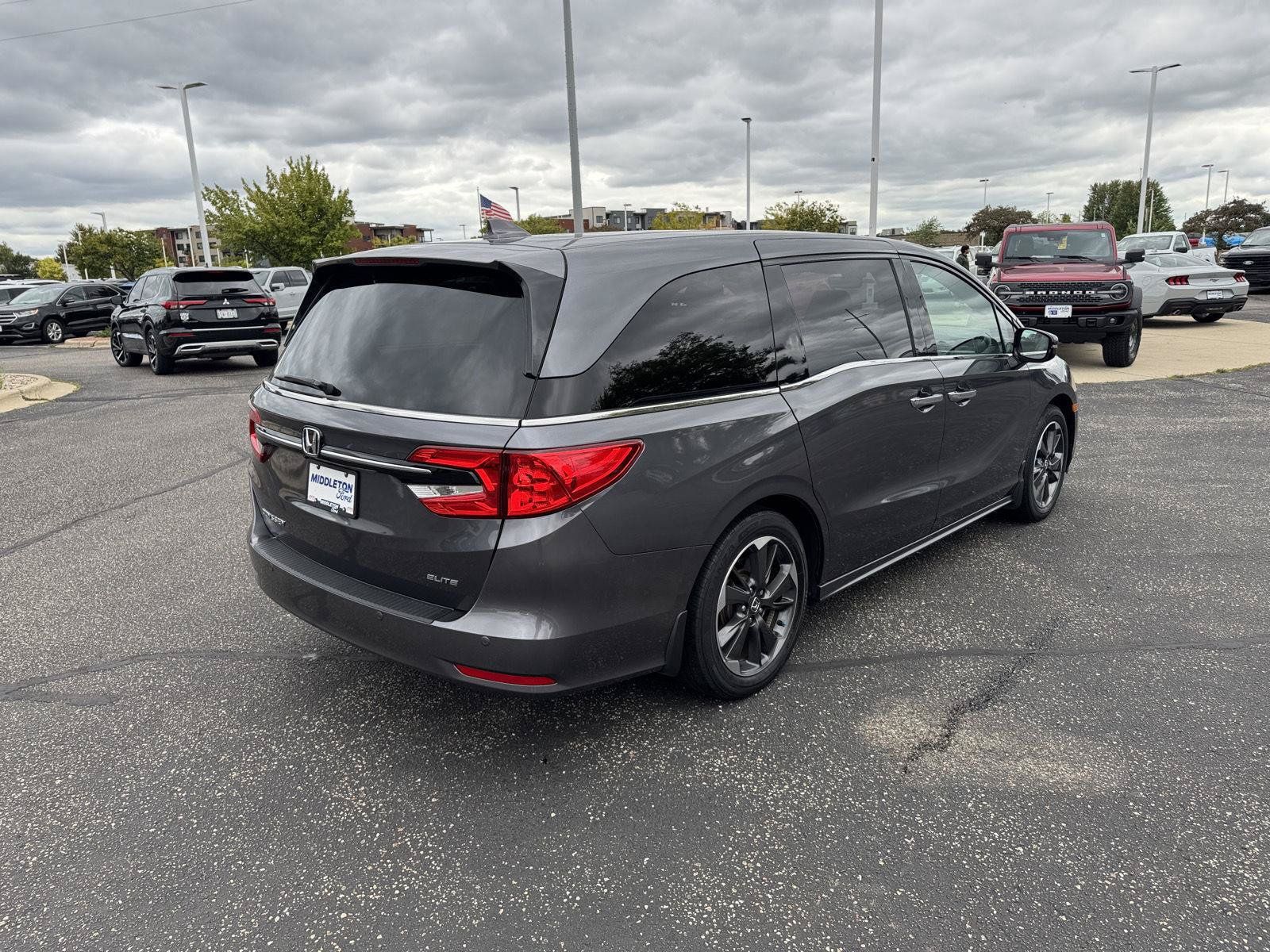 Used 2023 Honda Odyssey Elite image 5
