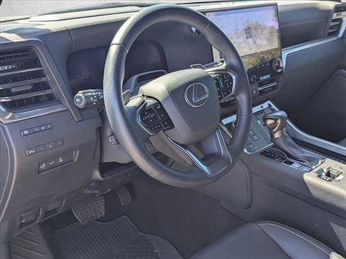 Used 2024 Lexus GX 550 w/ Accessory Package (Z1) image 9