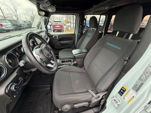 Used 2023 Jeep Wrangler Unlimited Rubicon 4xe image 22