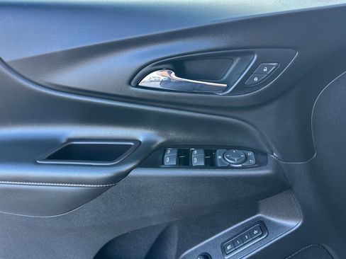 Used 2022 Chevrolet Equinox Premier image 12