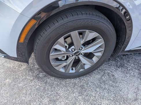 Used 2023 Kia Sportage SX image 9