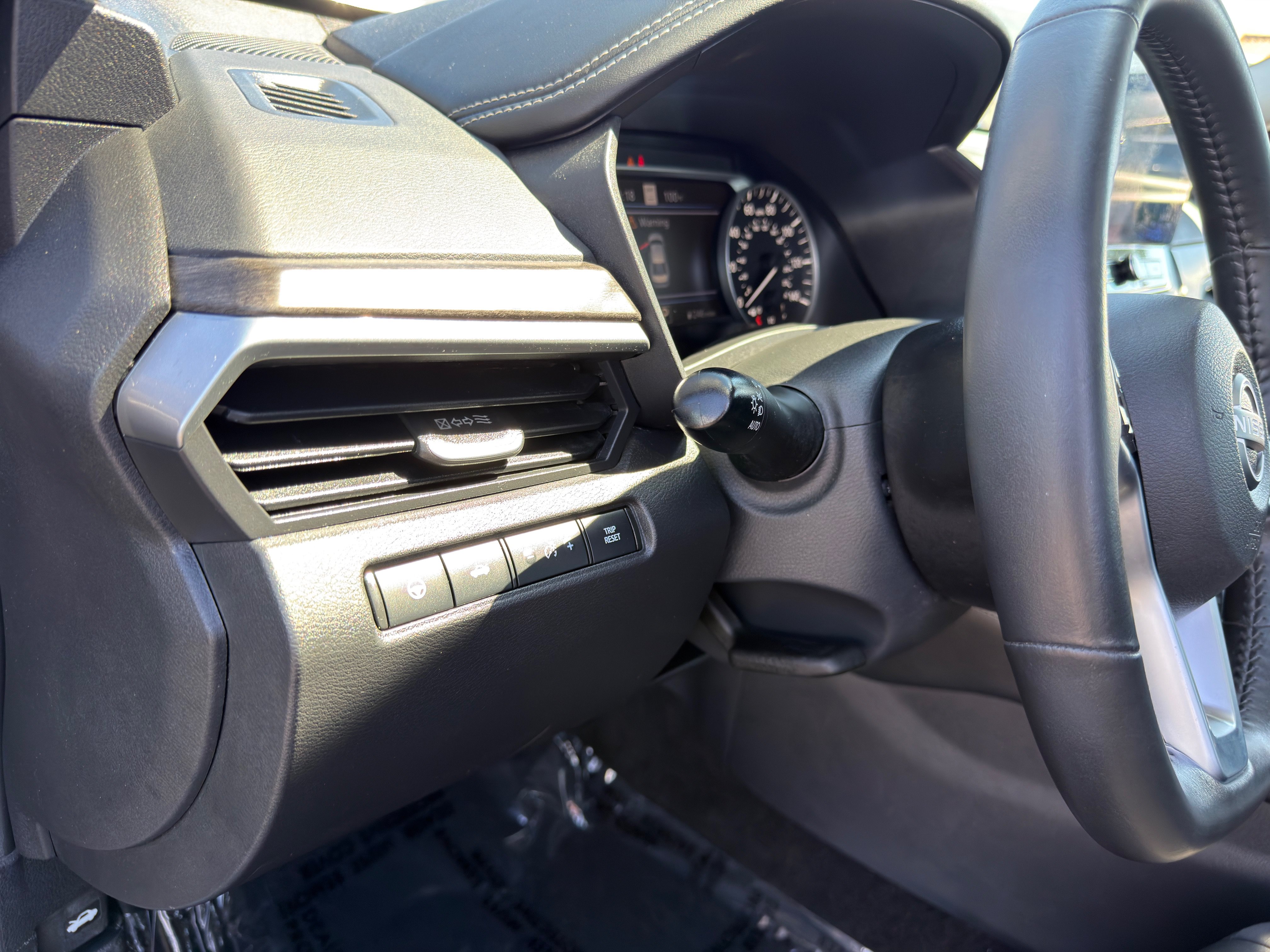 Used 2024 Nissan Altima 2.5 SV w/ SV Premium Package FWD image 24
