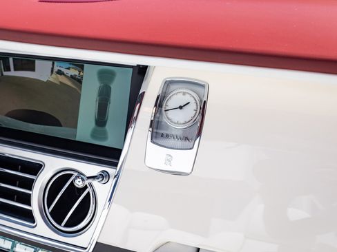 Used 2017 Rolls-Royce Dawn image 46