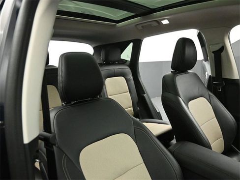 Certified 2021 Ford Escape Titanium w/ Titanium Elite Package image 33