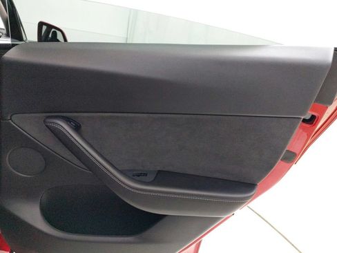 Used 2021 Tesla Model Y Long Range AWD/4WD image 28
