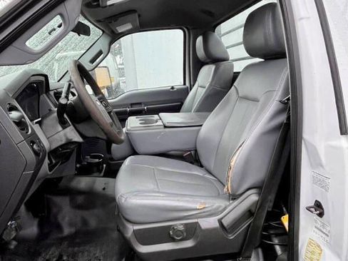 Used 2014 Ford F550 2WD Regular Cab Super Duty image 16