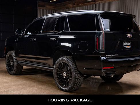 Used 2025 Cadillac Escalade Sport Platinum image 7
