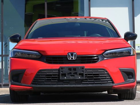 Used 2024 Honda Civic Sport image 3