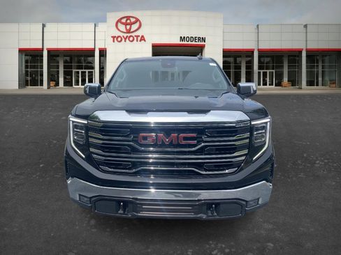 Used 2023 GMC Sierra 1500 SLT w/ SLT Premium Package AWD/4WD image 2