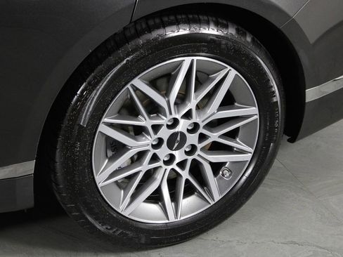 Used 2025 Genesis G80 2.5T image 10