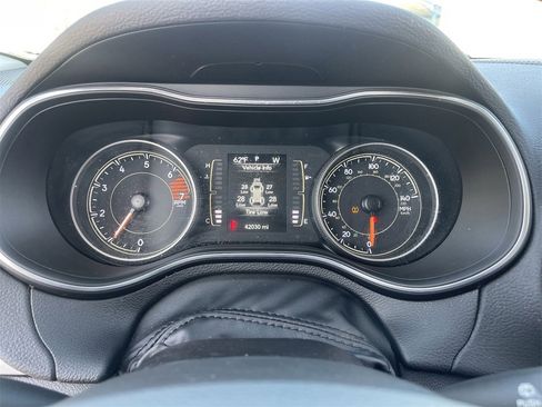 Used 2021 Jeep Cherokee Latitude Plus image 29