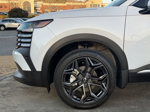 Used 2025 Nissan Kicks SR image 7