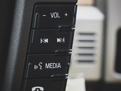 Used 2012 Ford F150 Lariat w/ Lariat Chrome Pkg image 14