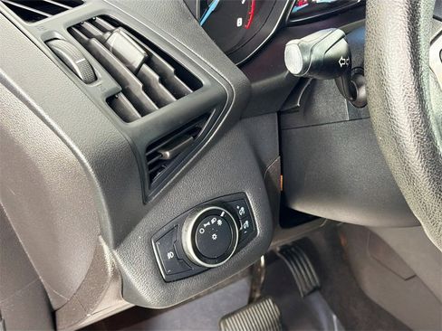 Used 2015 Ford Escape SE w/ Equipment Group 201A image 10