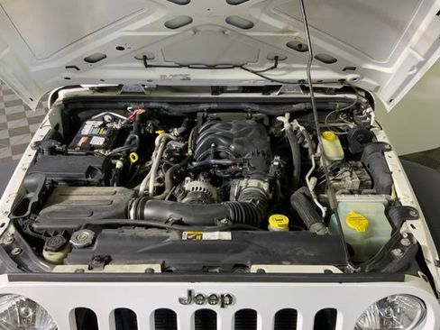 Used 2016 Jeep Wrangler Unlimited Sport w/ Quick Order Package 24S AWD/4WD image 38