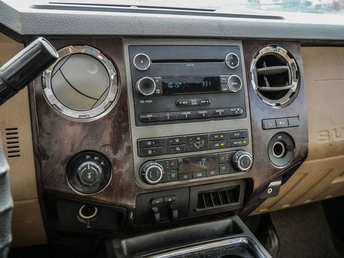 Used 2011 Ford F250 Lariat w/ Lariat Interior Pkg AWD/4WD image 28