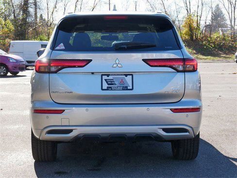 Used 2025 Mitsubishi Outlander SEL image 6
