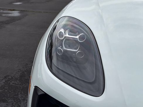 Used 2019 Porsche Macan AWD/4WD image 7