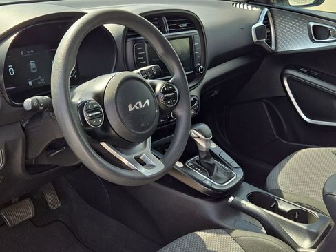 Used 2023 Kia Soul LX image 18