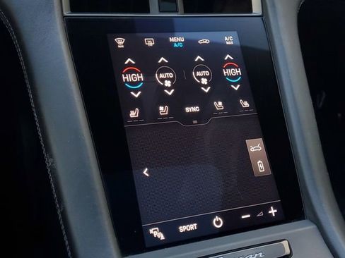 Used 2020 Porsche Taycan Turbo image 34