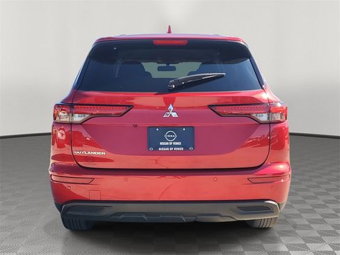 Used 2024 Mitsubishi Outlander ES image 5