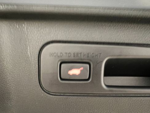 Used 2025 Honda Pilot Touring image 35