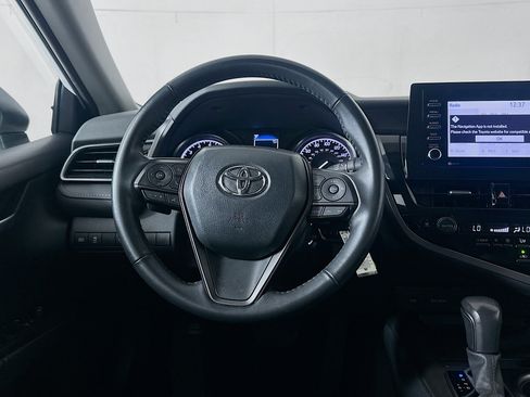 Used 2024 Toyota Camry SE FWD image 17