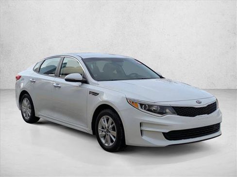 Used 2018 Kia Optima LX image 3