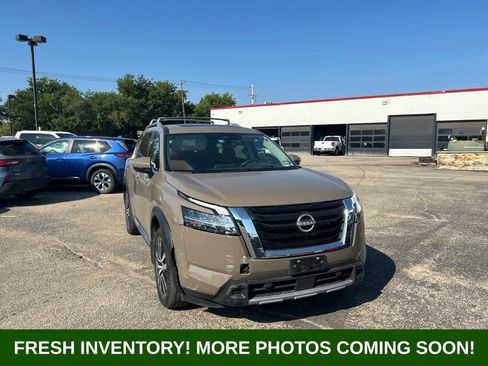 Used 2024 Nissan Pathfinder Platinum w/ Cargo Package FWD image 1