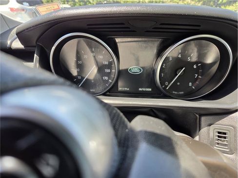 Used 2017 Land Rover Range Rover Sport HSE AWD/4WD image 16