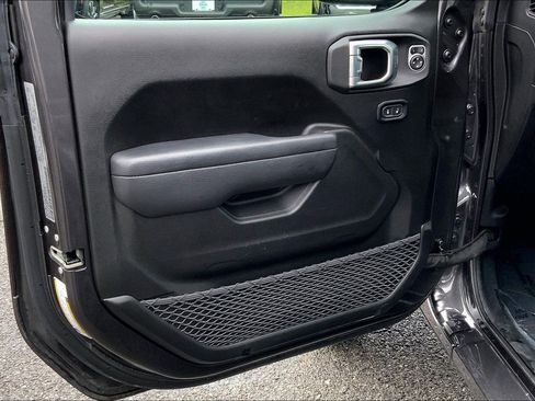 Certified 2025 Jeep Wrangler Sport image 17