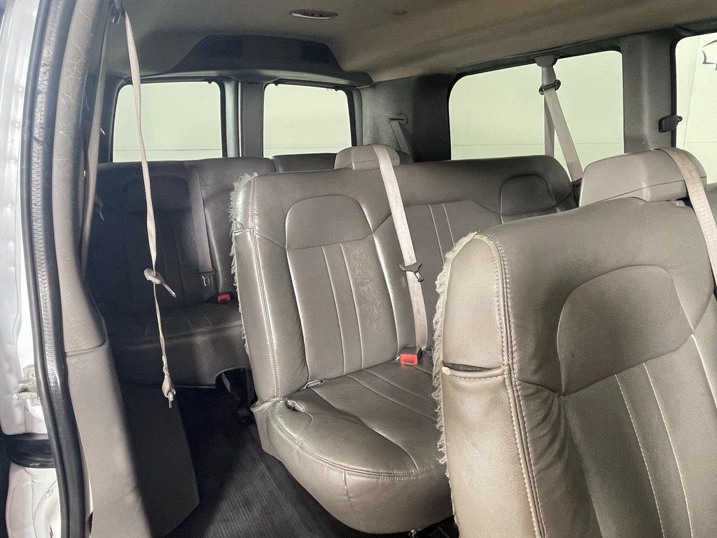 Used 2016 Chevrolet Express 2500 LS RWD image 11