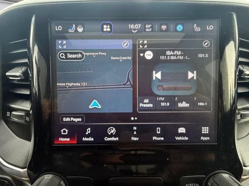 Used 2022 RAM 1500 Laramie AWD/4WD image 25