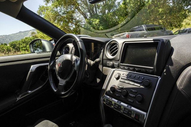 Used 2011 Nissan GT-R Premium AWD/4WD image 33