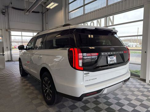 Used 2025 Ford Expedition Platinum image 4