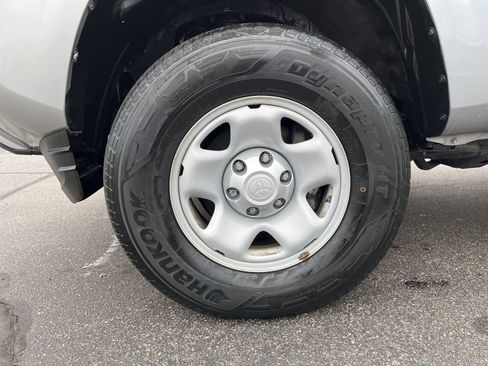 Used 2021 Toyota Tacoma SR image 9