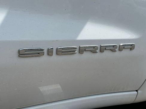 Used 2023 GMC Sierra 1500 SLE AWD/4WD image 15
