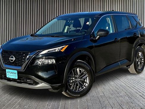 Used 2023 Nissan Rogue S image 11