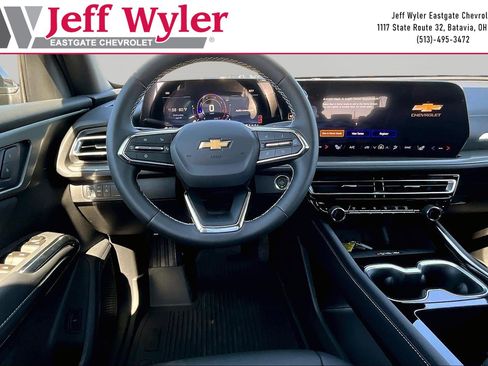 New 2026 Chevrolet Traverse LT w/ Driver Confidence Package FWD image 9