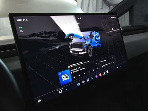 Used 2025 Tesla Cybertruck AWD Crew Cab image 67