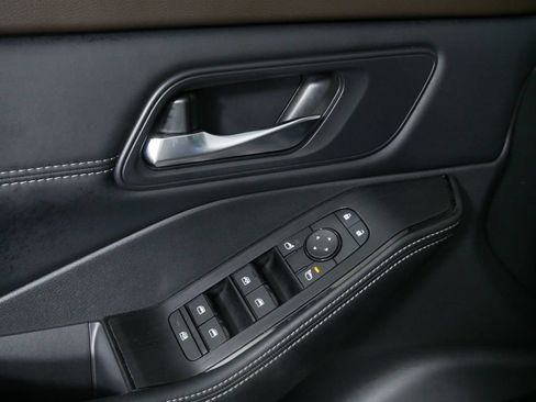 Used 2023 Nissan Rogue SV w/ SV Premium B Package AWD/4WD image 21