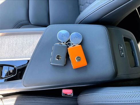 New 2026 Volvo XC60 B5 Plus w/ Climate Package image 34