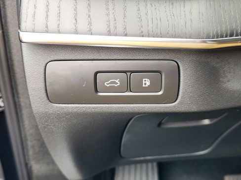 Certified 2024 Volvo XC90 T8 Ultimate w/ Lounge Package AWD/4WD image 19