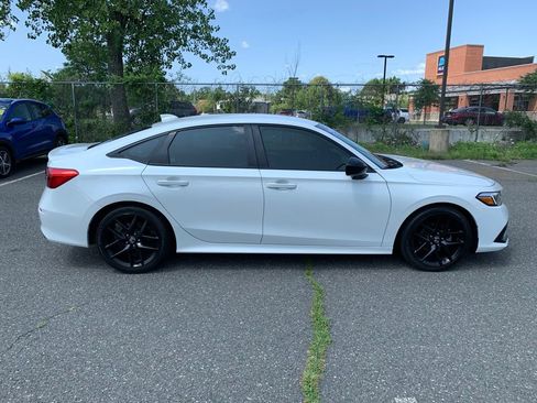 Used 2023 Honda Civic Sport image 2