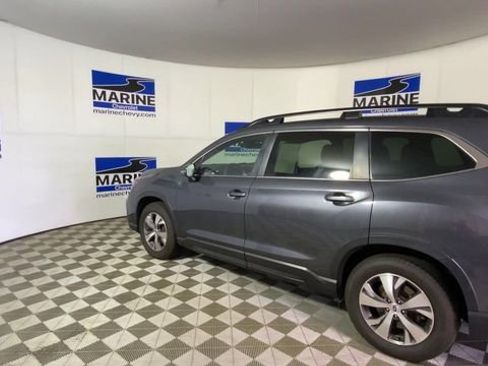 Used 2023 Subaru Ascent Premium w/ Convenience Package image 8