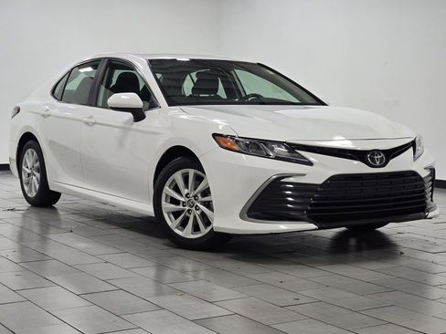 Used 2024 Toyota Camry LE image 2