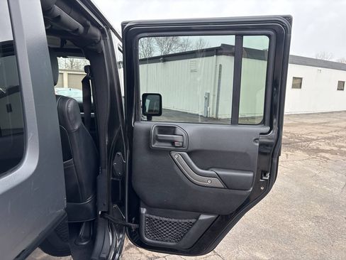 Used 2012 Jeep Wrangler Unlimited Sport AWD/4WD image 21